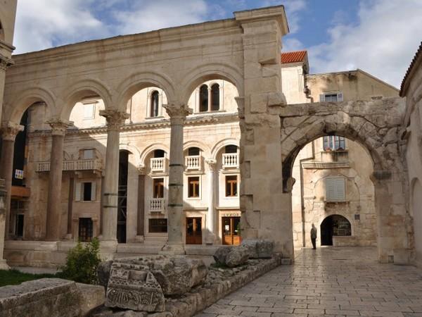 posjet-dioklecijanovoj-palaci-split-640-7
